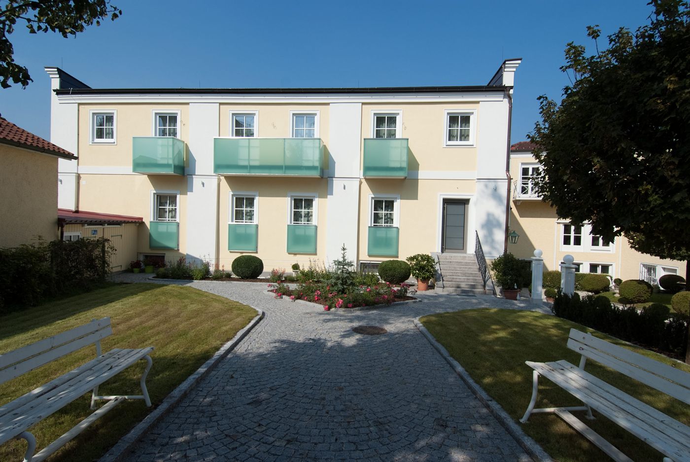 Biedermeier Hof