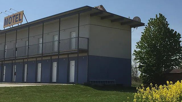 Tour-Motel