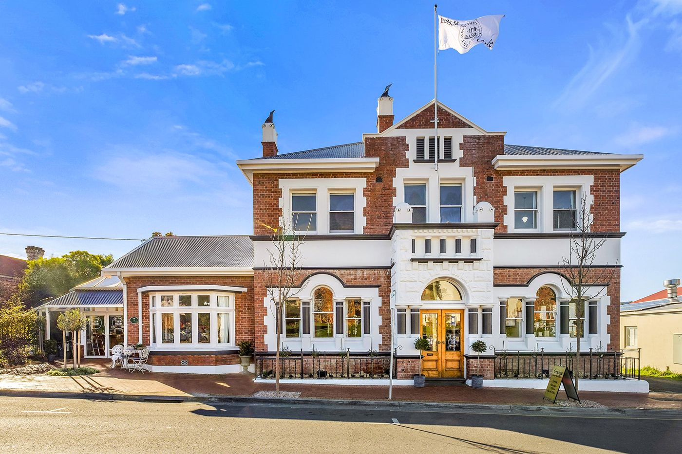 Cygnet Old Bank Bed & Breakfast