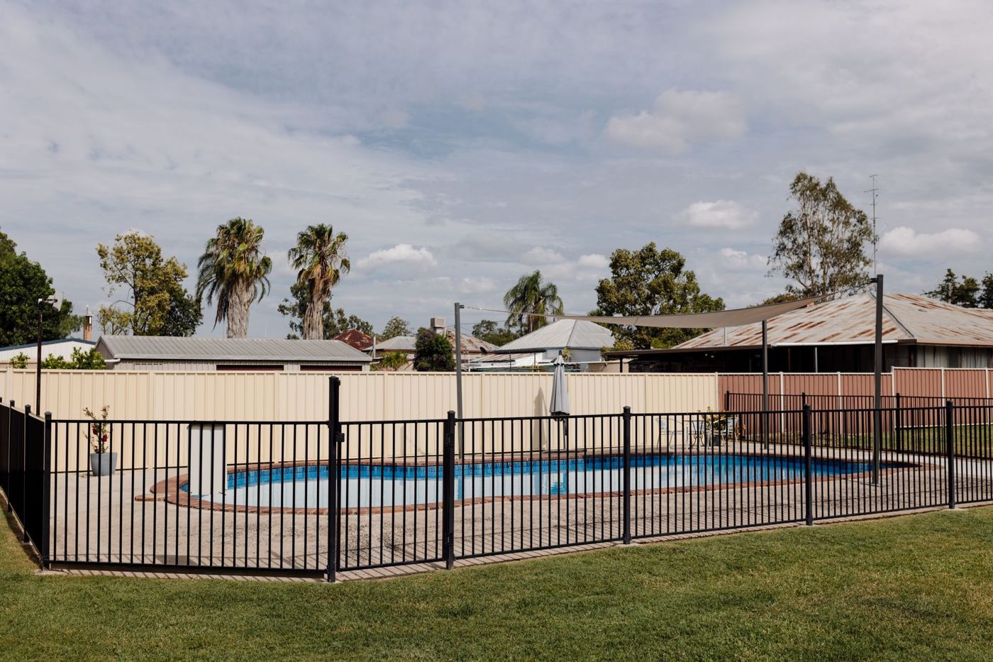 Starline Motor Inn