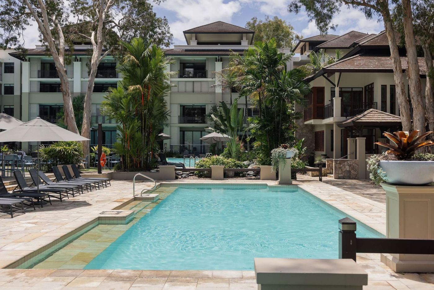 Pullman Palm Cove Sea Temple Resort & Spa