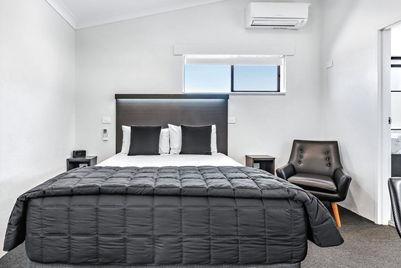 Apple and Grape Motel