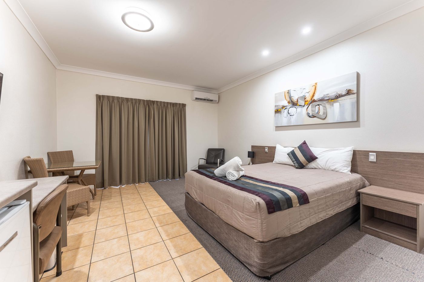 Midlander Motor Inn