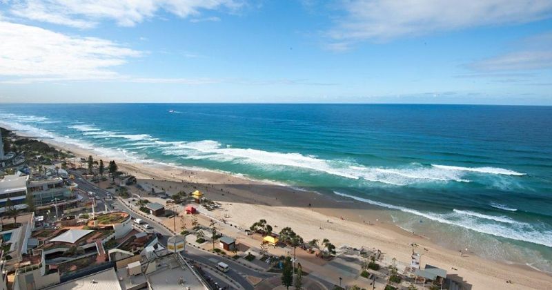 Surfers International