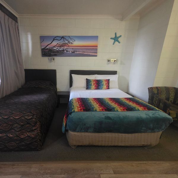 A & A Lodge Motel