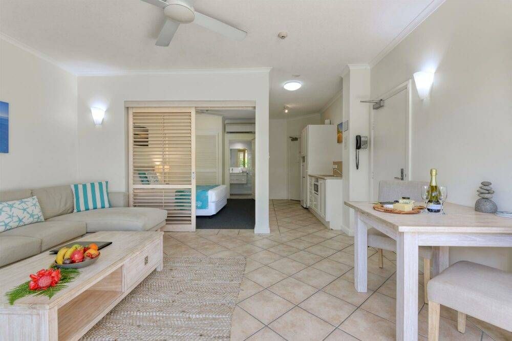 Macrossan House
