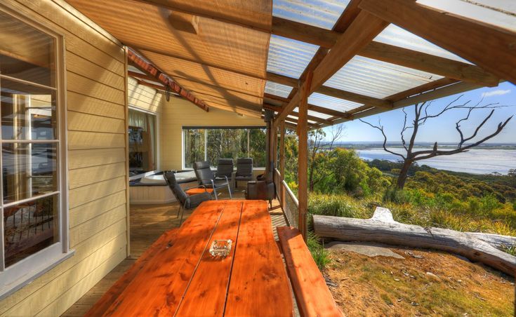 Island View Spa Cottage