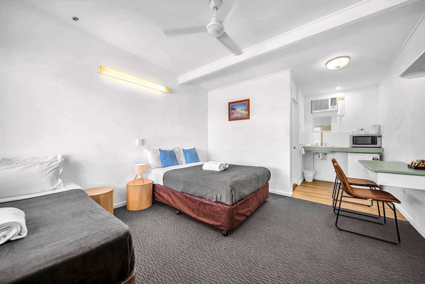 Pearly Shell Motel