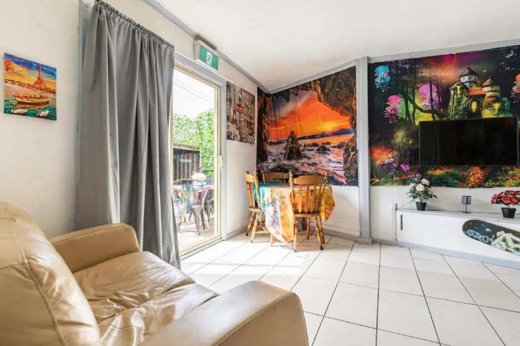 Richmond Private Rooms at 151 Hoddle Homestay