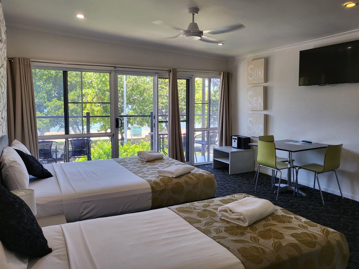 Shoredrive Motel