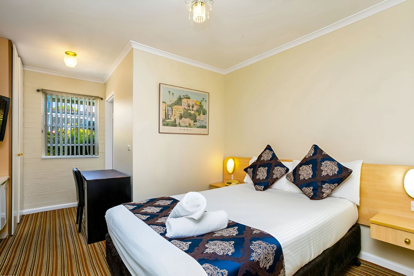 North Shore Hotel