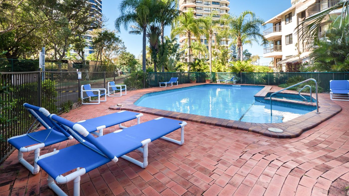 Broadwater Shores Waterfront Apartments