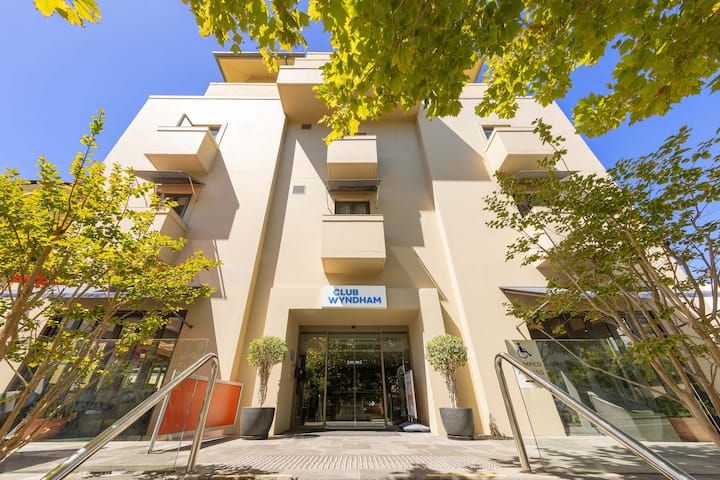 Club Wyndham Perth, Trademark Collection by Wyndham