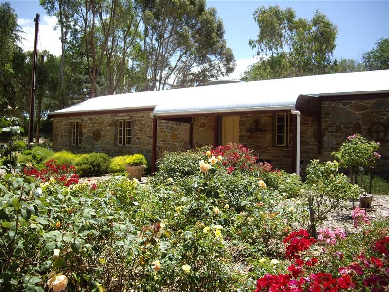 1860 Wine Country Cottages
