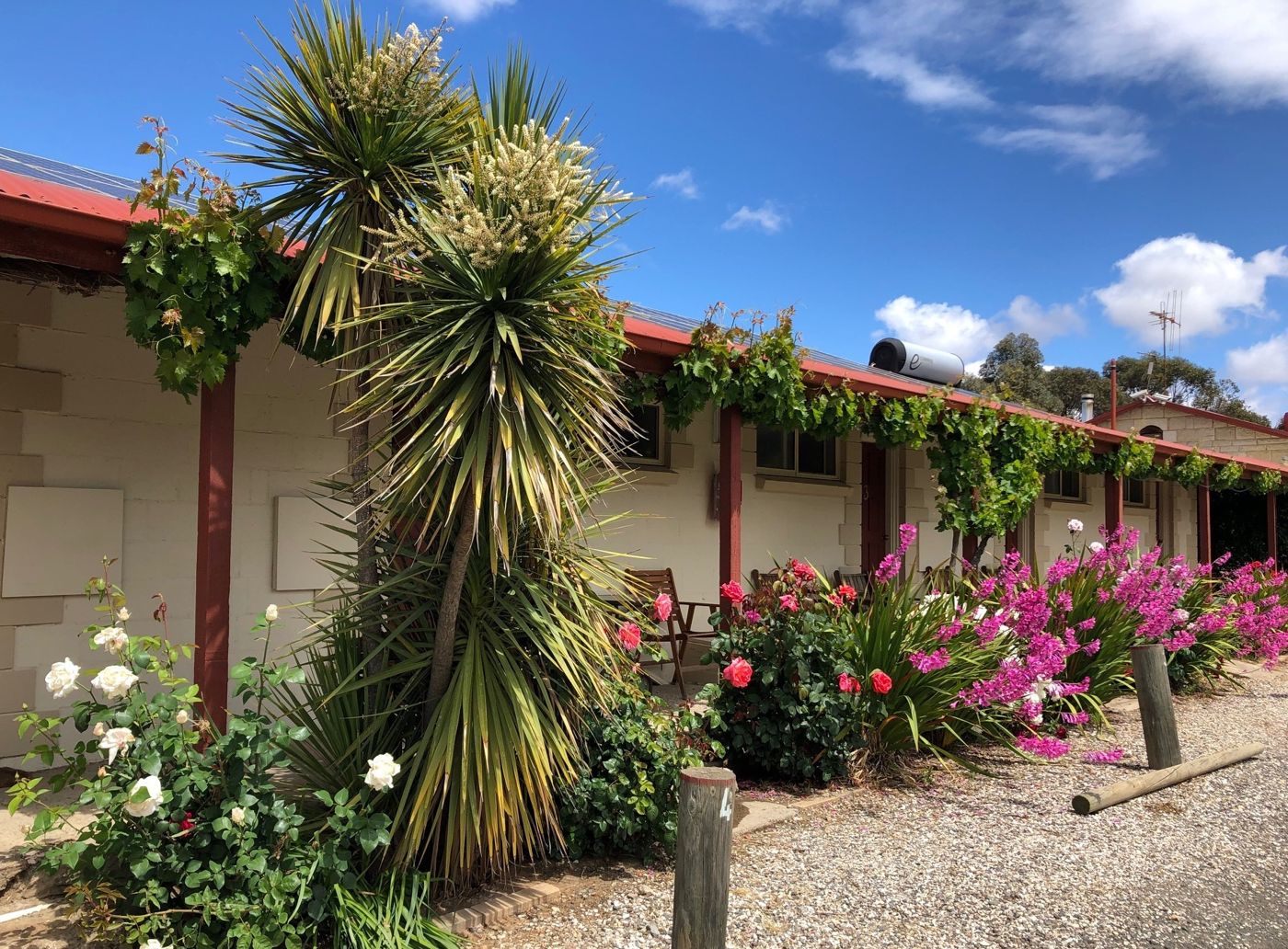 Inglewood Motel and Caravan Park