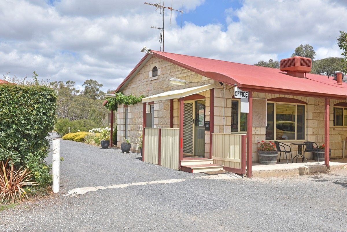 Inglewood Motel and Caravan Park