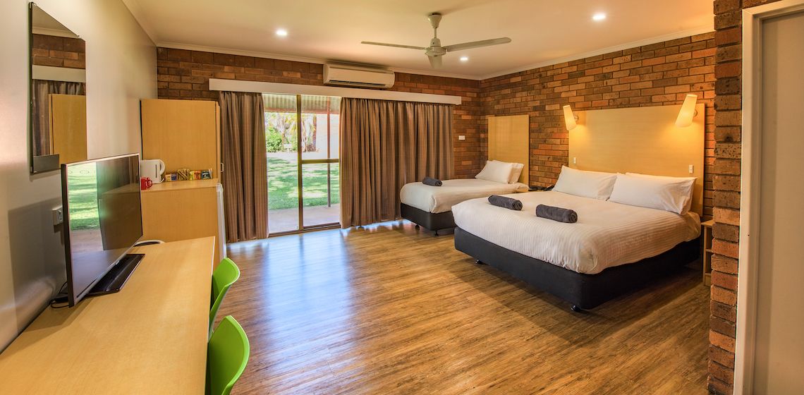 Contour Hotel