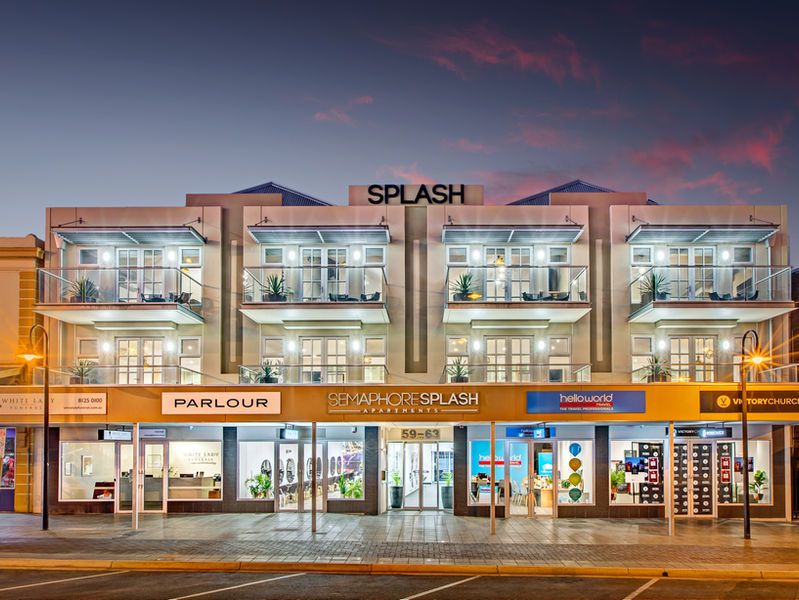 Semaphore Splash Apartments