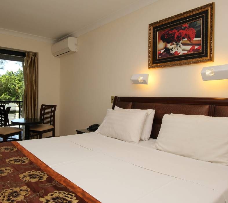 Novena Palms Motel