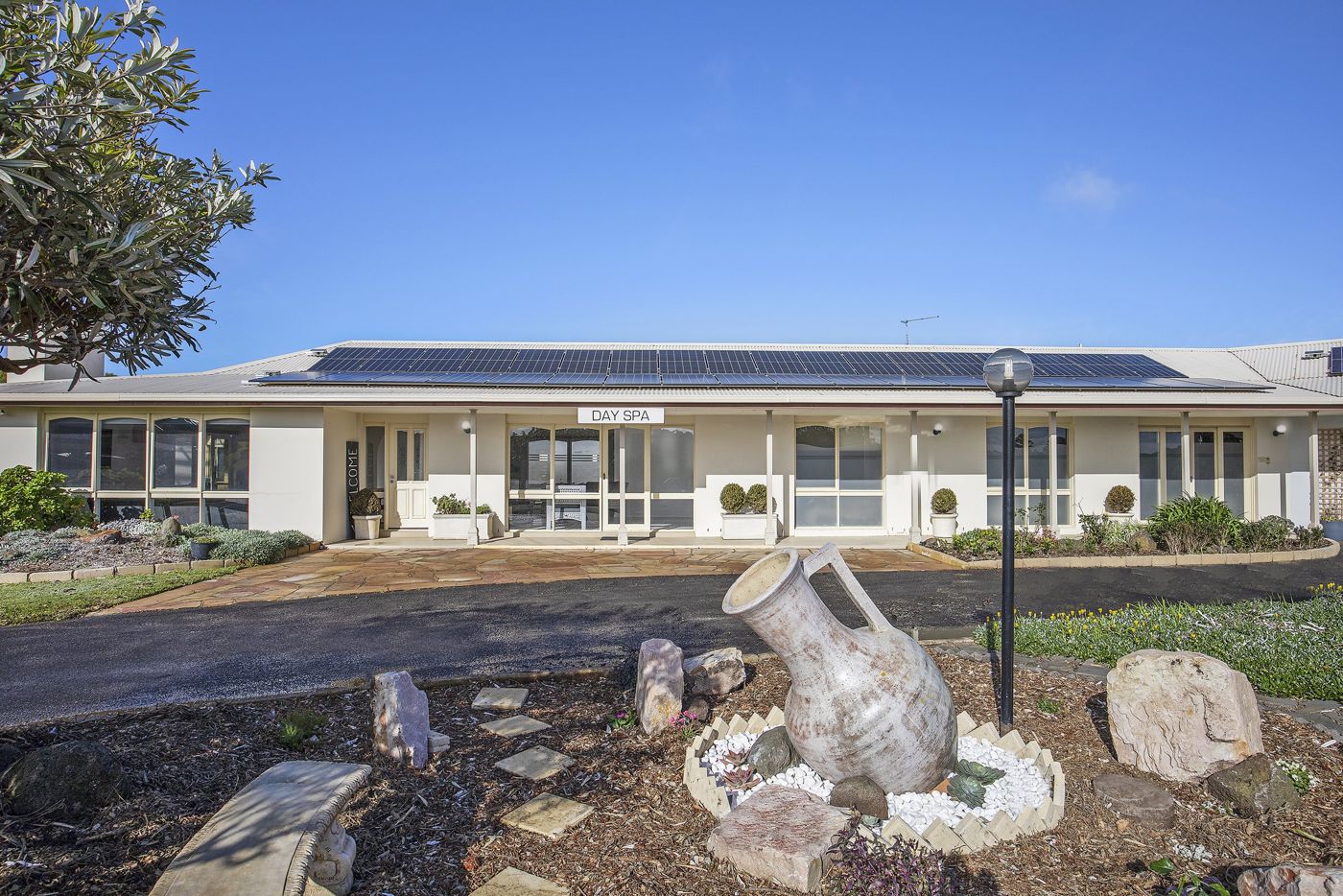 Logans Beach Apartments