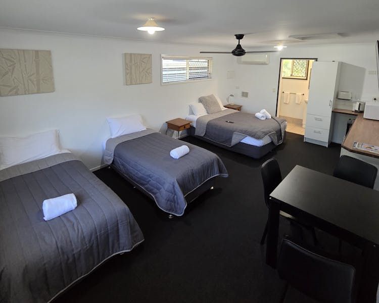 Agnes Palms Beachside Apartments
