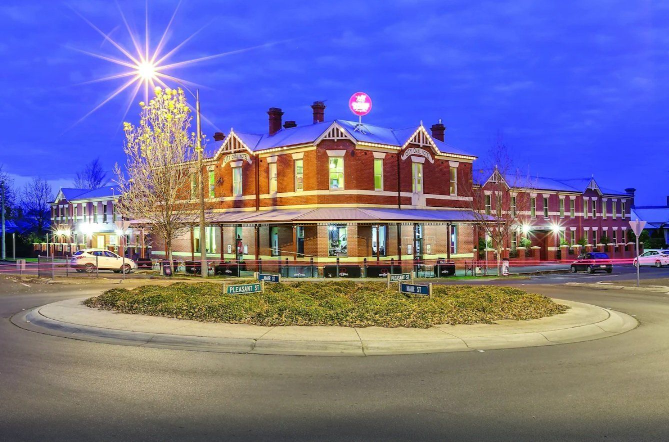 Lake Inn Ballarat (Accommodation)