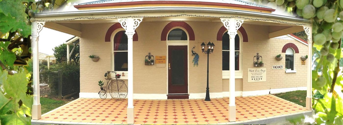 Must Love Dogs Bed & Breakfast and Self Contained Cottage