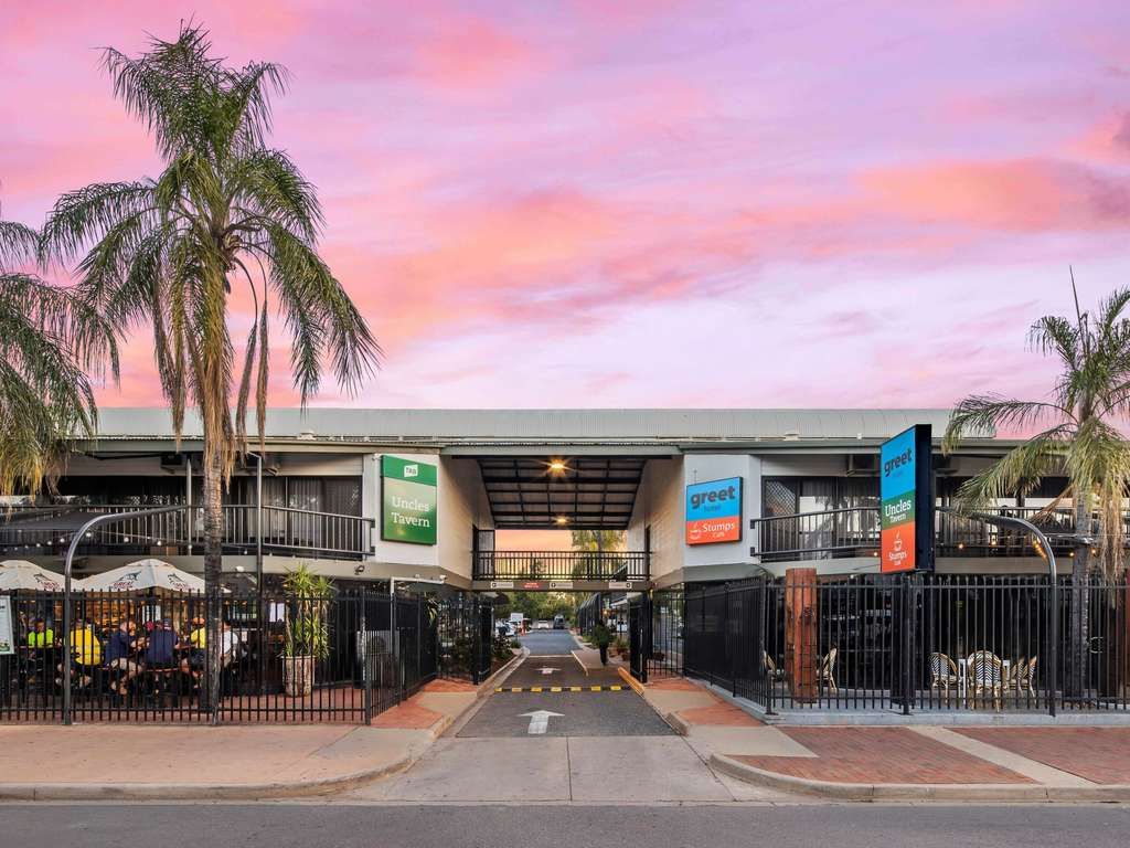greet Hotel Alice Springs