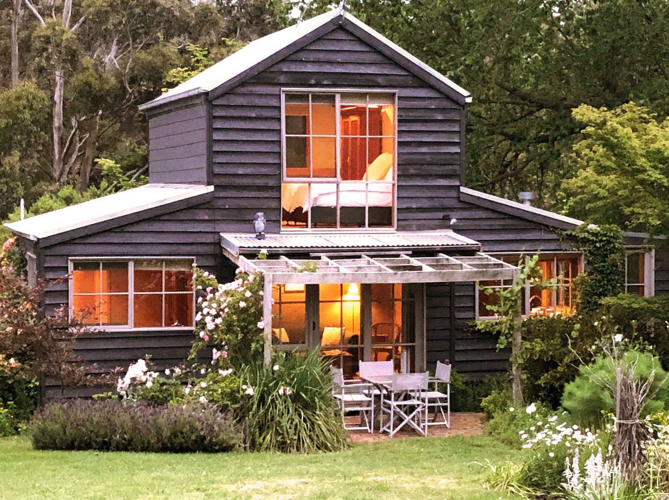 Braeside Mount Macedon Country Retreat and Bed and Breakfast