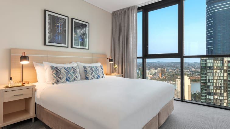 Oaks Brisbane on Charlotte Suites