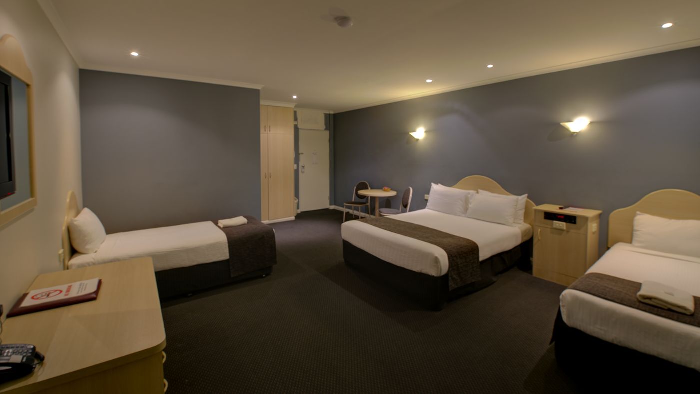 Charles Rasp Motor Inn & Cottages