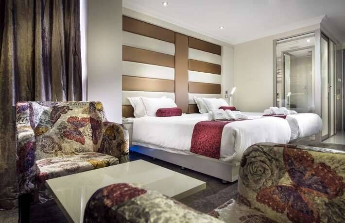 Swan River Hotel