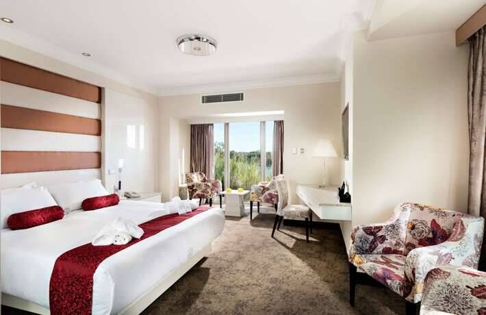 Swan River Hotel