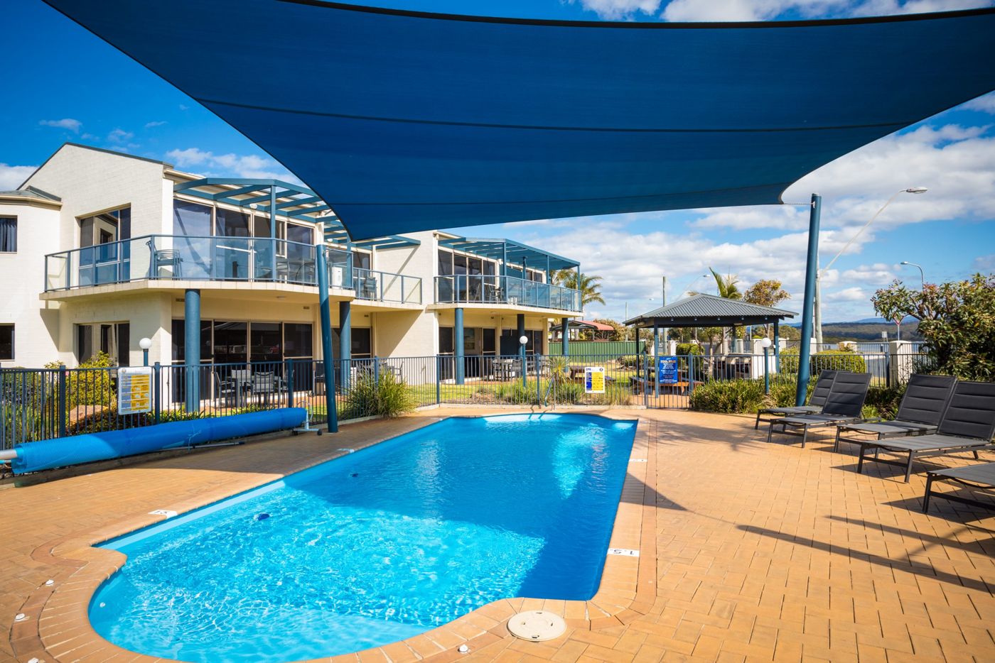 Sails Holiday Apartments