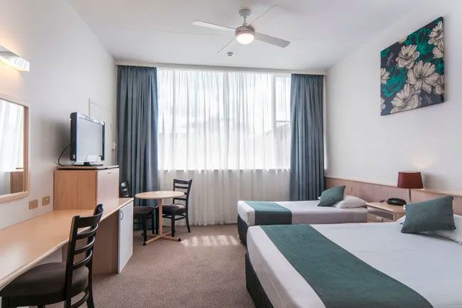 Regal Park Motel