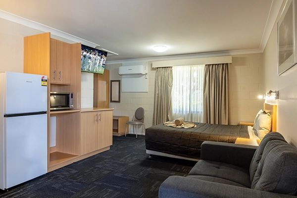 All Seasons Motor Lodge