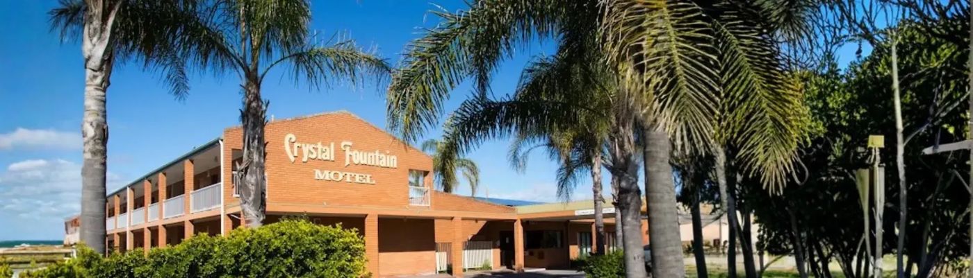 Crystal Fountain Motel