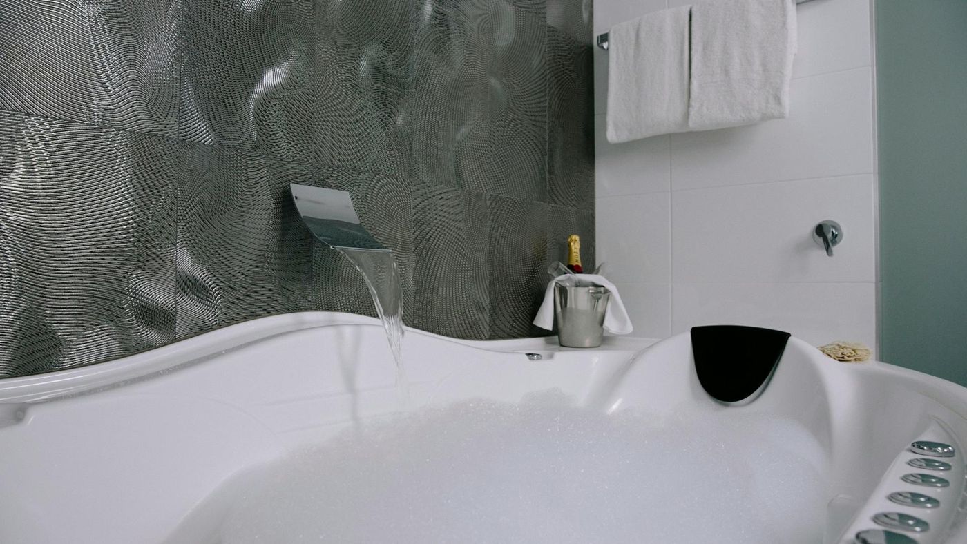 Avenue Hotel