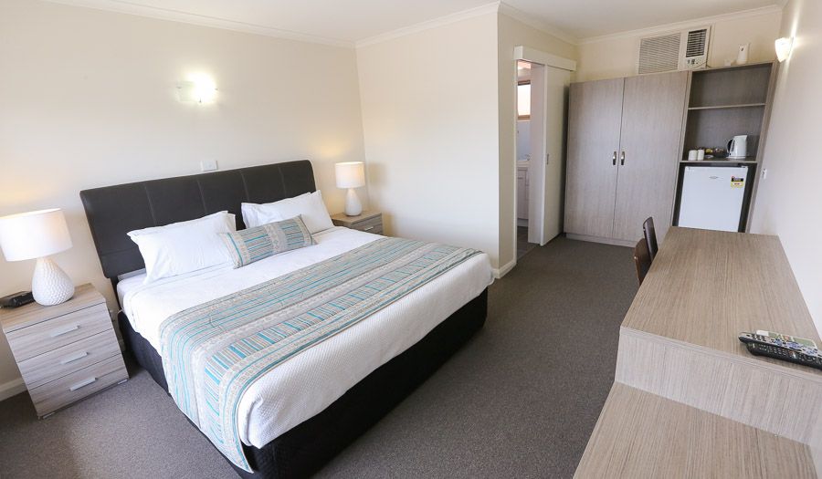 7 Pines Motor Inn