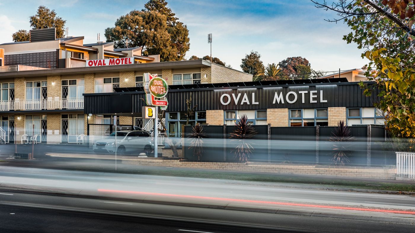 Oval Motel