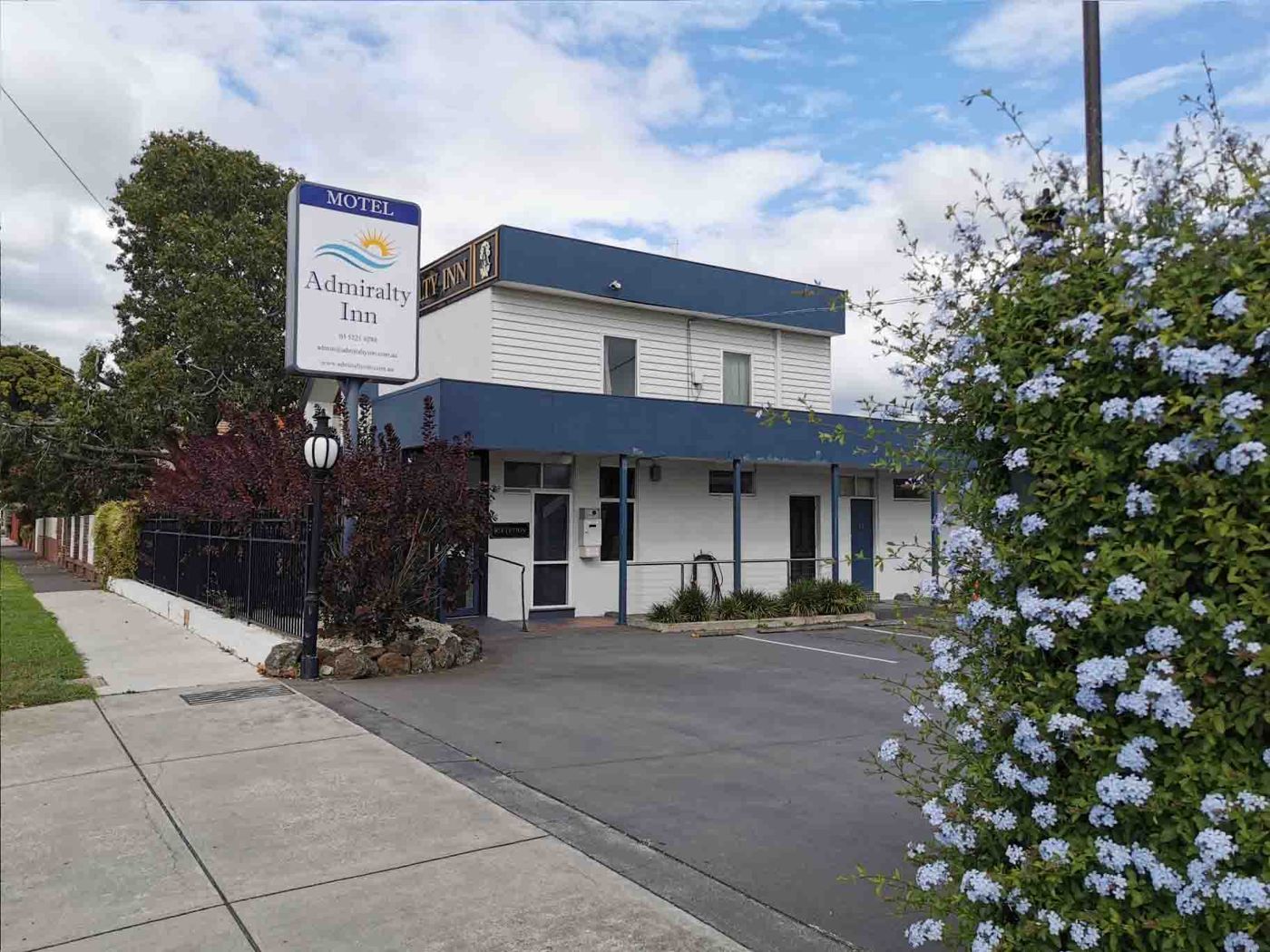 Admiralty Inn