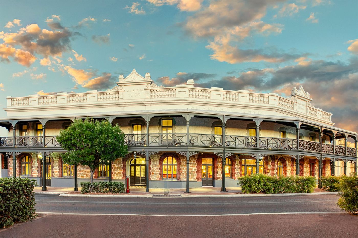 Farmers' Home Hotel
