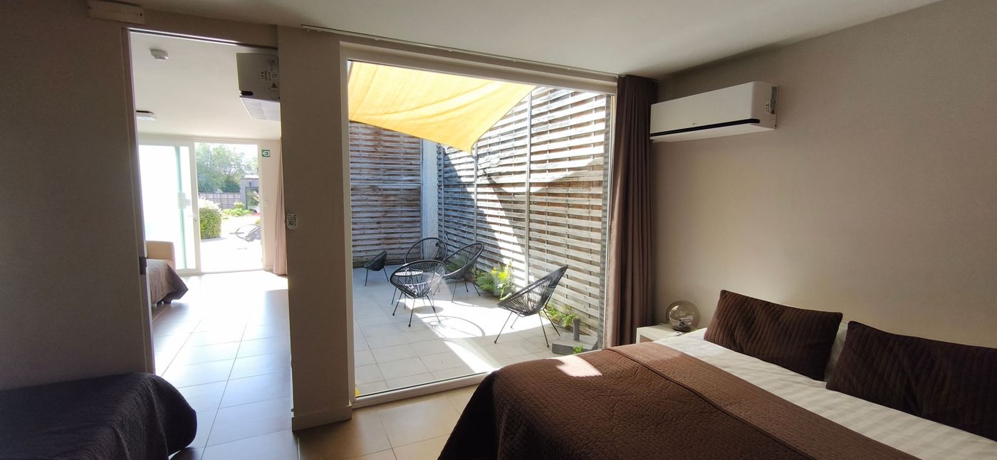 B&B Charles Cabour