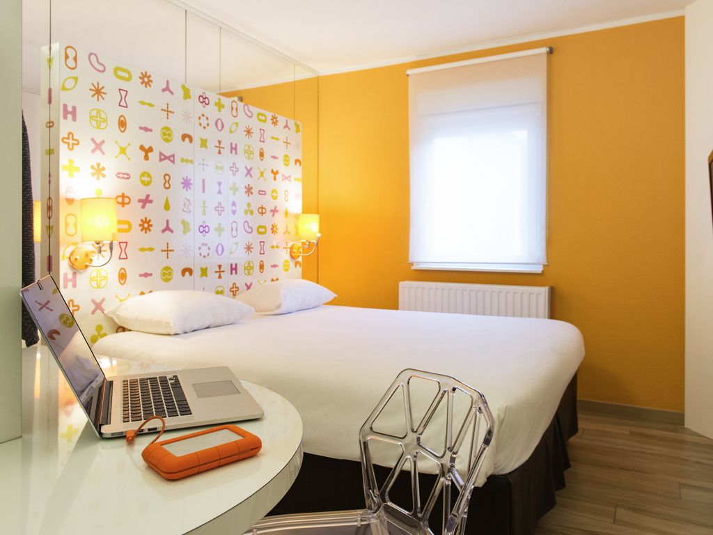 IBIS Styles