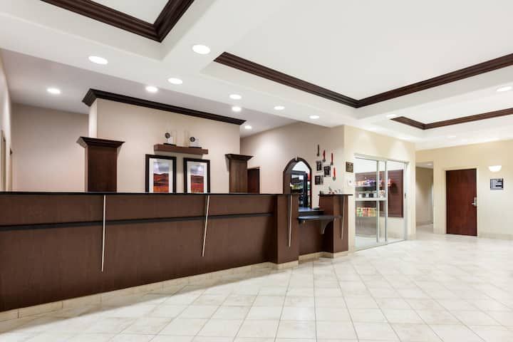 Ramada by Wyndham Weyburn