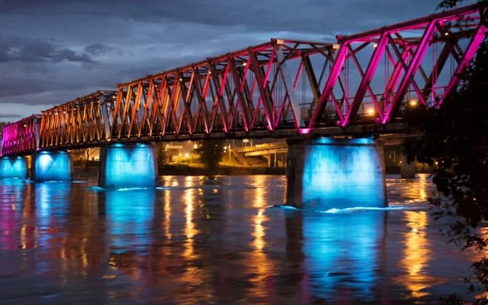 Fraser Bridge Inn and RV Park