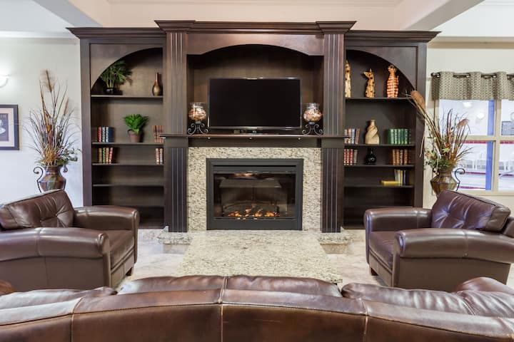 Ramada by Wyndham Westlock