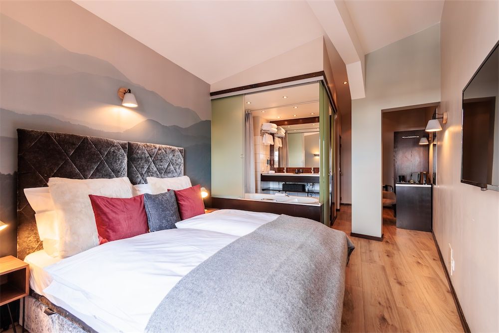 No 8 Bed & Bar