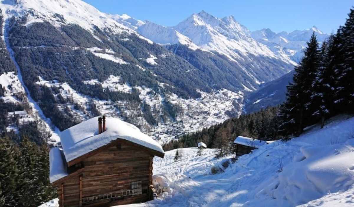 Chalet Les Rahâs by Mrs Miggins
