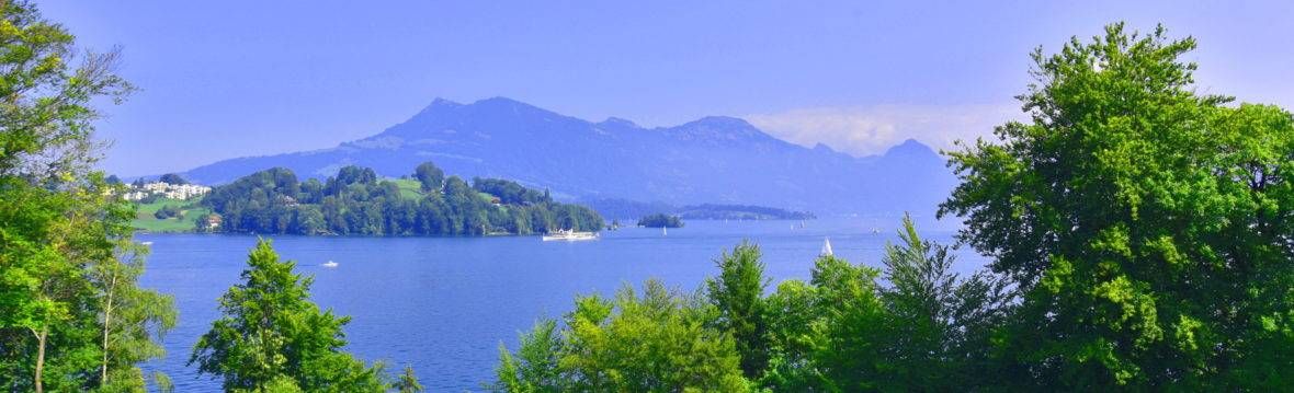 Lake Villa Lotus